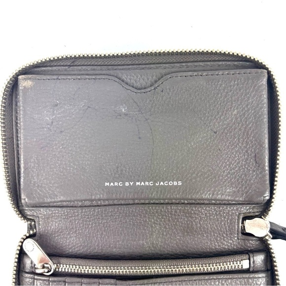 Marc Jacobs Classic Q Wingman Wallet Wristlet Mushroom Gray Clutch‎ Organizer - Picture 6 of 9